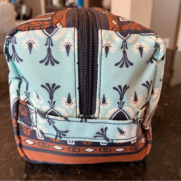 New Tory Burch Virginia Printed Large Cosmetic Case, Lola Montez, Makeup Bag - Picture 5 of 13